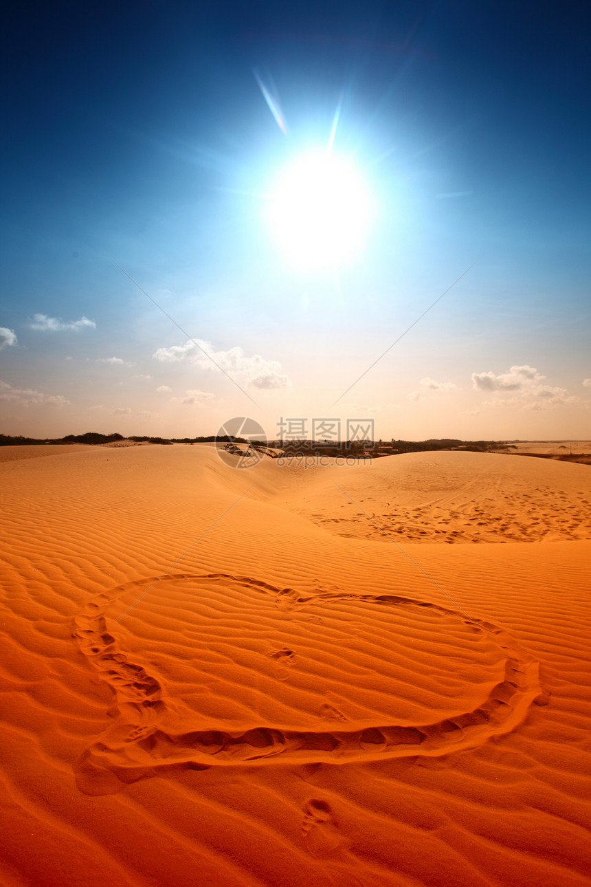 我爱沙漠爬坡旅行假期热带海浪橙子绘画海洋晴天沙丘图片