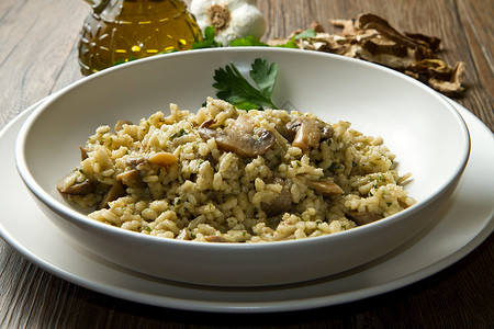 大米和蘑菇食材食物美味食谱午餐推介会香菜意大利人美食背景图片