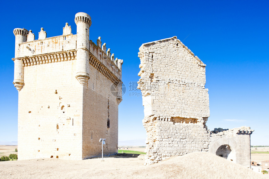 西班牙卡斯蒂利亚和莱昂贝尔蒙特德坎波斯城堡景点建筑外观旅行位置地标世界历史性历史建筑学图片