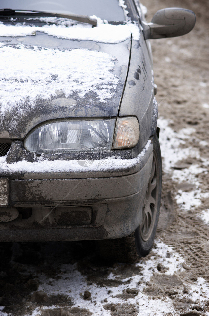 脏车黑色大灯车轮发动机雾凇汽车街道暴风雪概念车辆图片