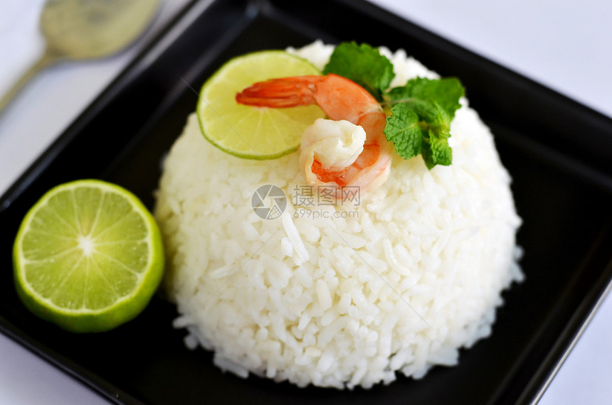 大米和虾虾食物午餐饮食烹饪生活油炸盘子文化柠檬营养图片