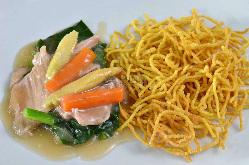 泰式和中式中国菜食物乌贼胡椒面条餐厅猪肉蔬菜午餐盘子美食图片