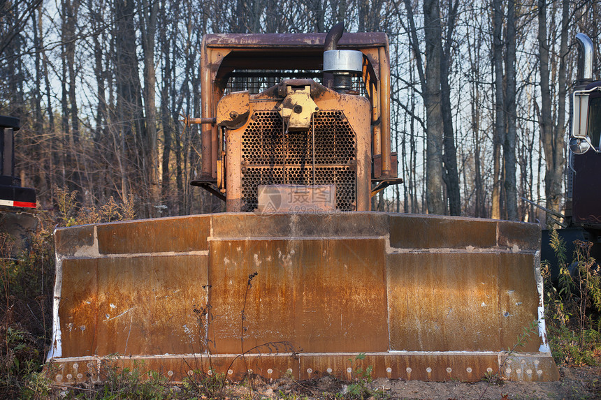 旧推土机技术森林棕色车辆力量建造机器挖掘机械矿业图片