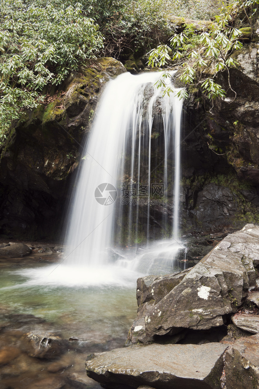格罗托瀑布风景瀑布石窟岩石图片