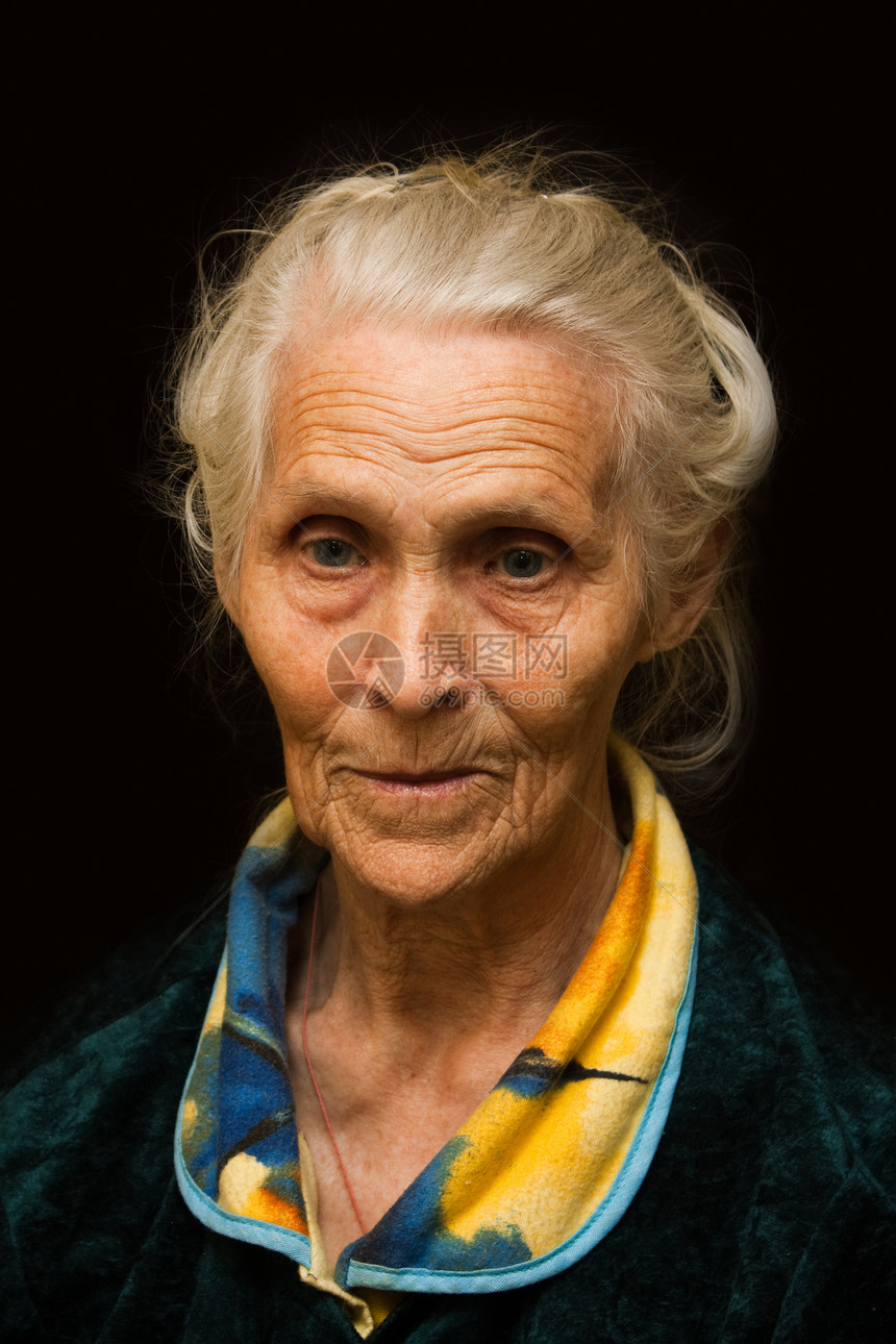 老年妇女家庭退休生活成人亲热祖母头发幸福灰色女性图片