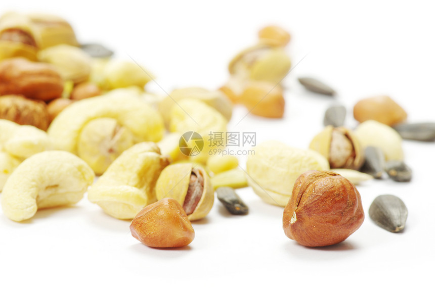 混合坚果棕色种子盐渍松树水果腰果小吃核桃榛子食物图片