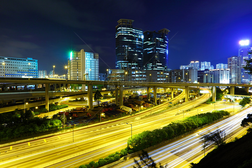 夜间城市交通市中心车道旅行驾驶运动溪流辉光街道尾巴速度图片