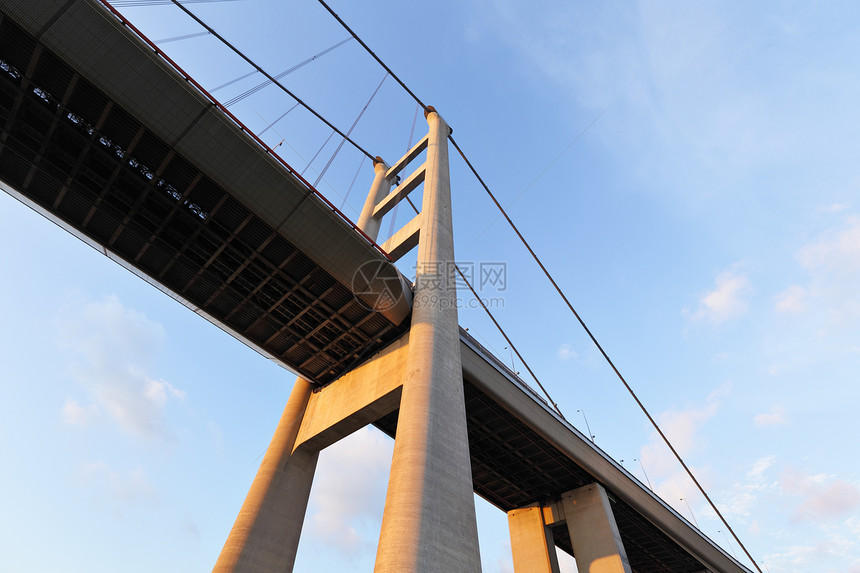 清马桥速度运动建筑街道车辆市中心辉光曲线旅行场景图片