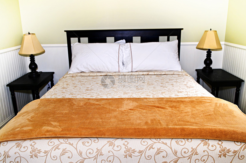 卧室盖子房间橙子枕头房子寝具棉被床单家具床罩图片