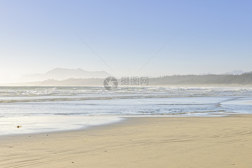 加拿大温哥华岛太平洋海岸 加拿大温哥华轮缘薄雾海岸冲浪泡沫波浪海洋荒野风景海浪图片