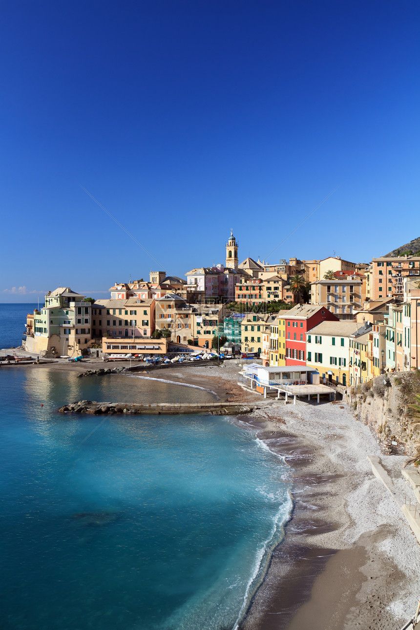 意大利Bogliasco 概览 意大利旅游历史性码头旅行海滩建筑学村庄家园石头天空图片