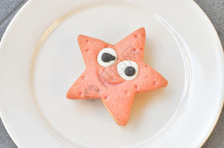 星星眼睛饼干甜香草餐具房子巧克力盘子食物星星馅饼糖果陶瓷背景