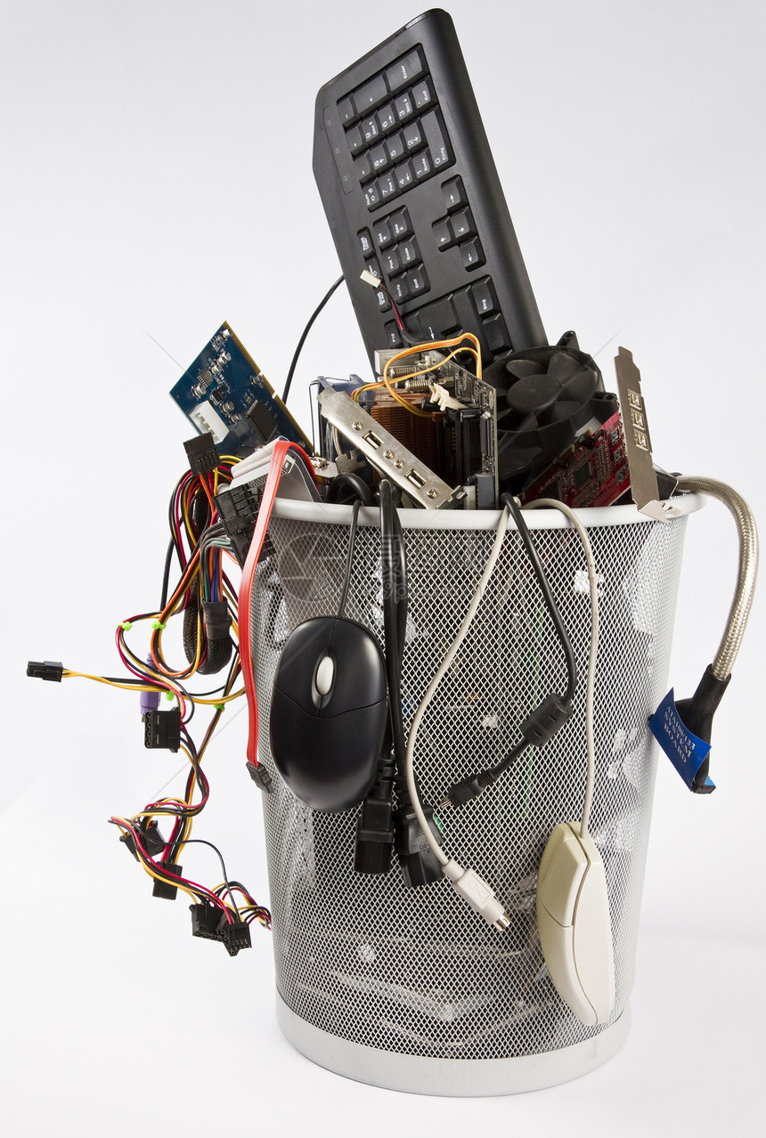 垃圾桶中电子废料电源老鼠电脑线电脑电气元件回收电源盒数据处理部分图片