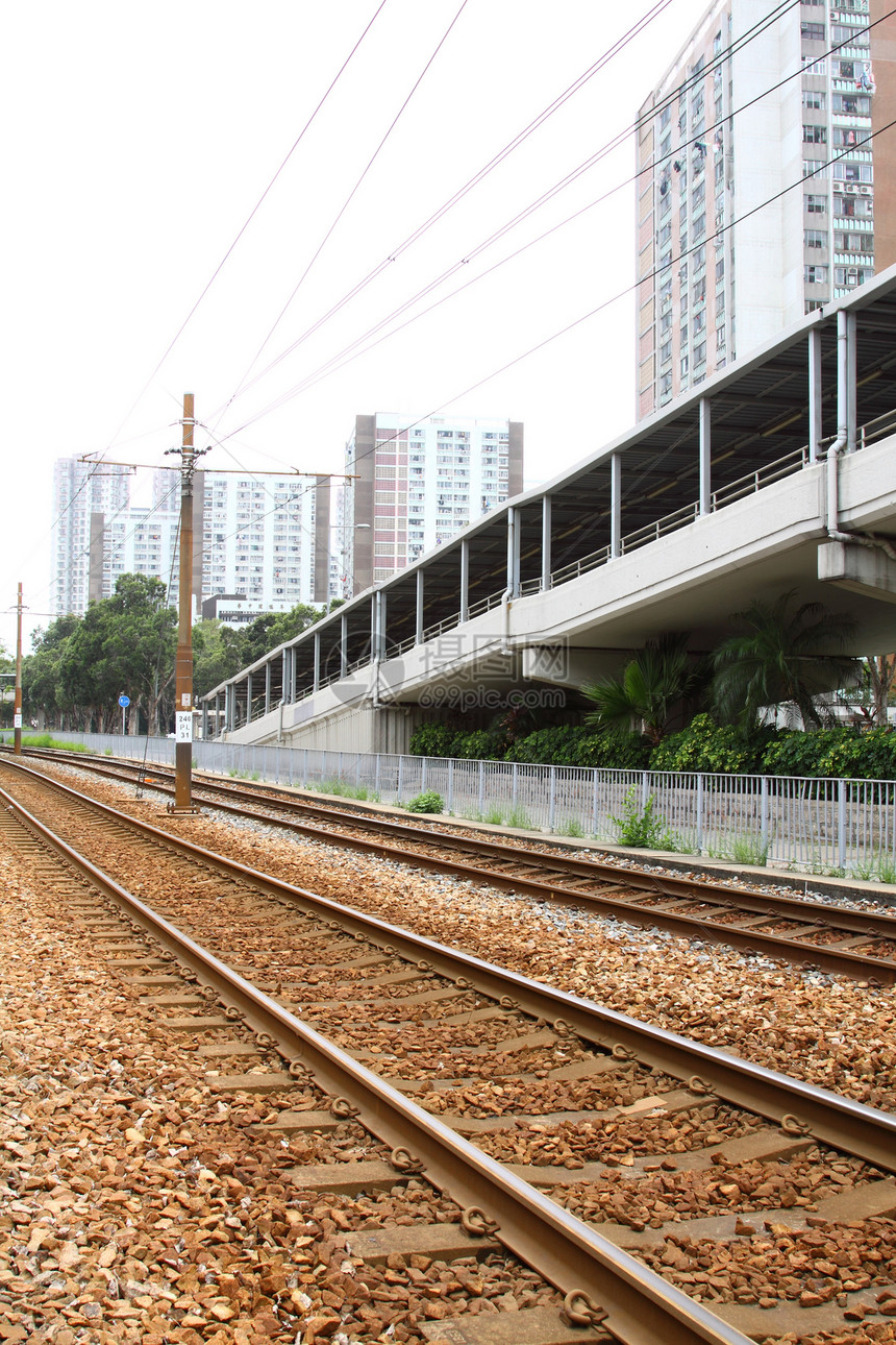 轻轨铁路 是香港的运输方式 在香港地区 这是一种交通方式财富旅游车站轨枕旅行火车困惑工业通道节点图片