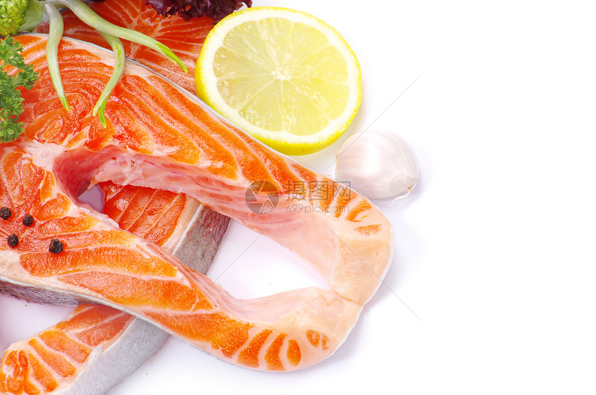 鲑鱼鳟鱼白色食物香料海鲜红色柠檬美食宏观牛扒图片