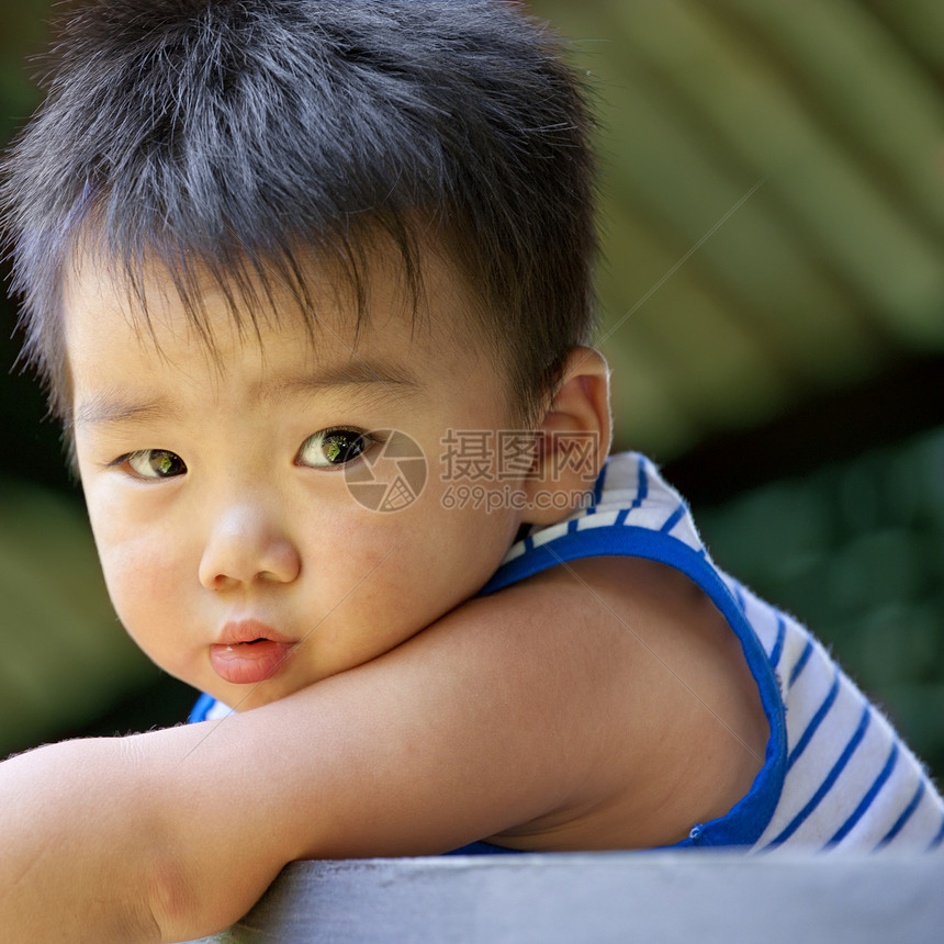 玩儿婴儿儿子阳光男生后代脸颊男性孩子女性童年摄影图片