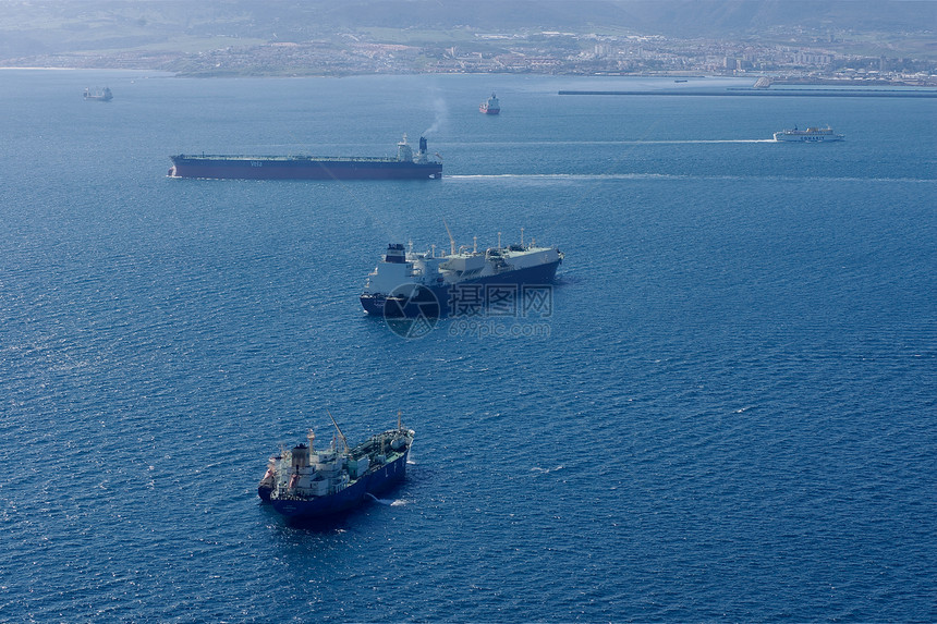 直布罗陀港口湾交通液化贮存货物过境石油气码头商品运输国际商业图片