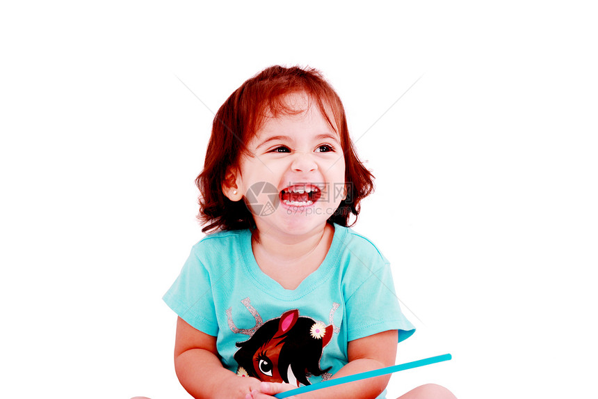 快乐的小女孩肖像工作室童年女孩幸福头发微笑青年喜悦孩子乐趣图片