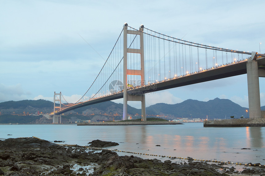 白日清马桥建筑海洋海滩城市岩石辉光场景旅行射线石头图片