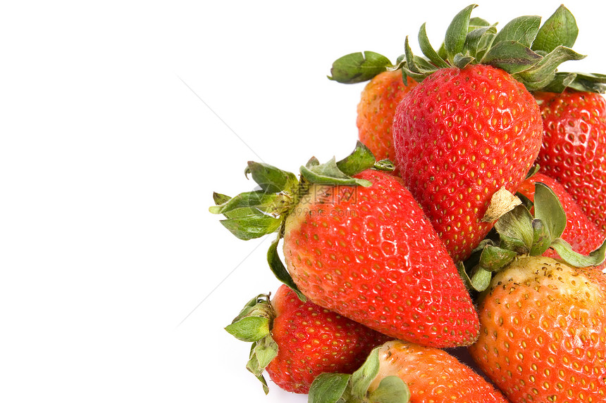 隔绝时新鲜的草莓浆果叶子健康饮食横截面反射水平白色食物绿色新鲜感图片