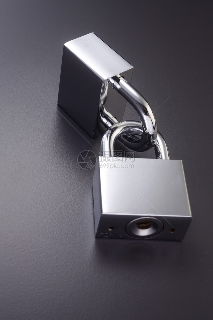 挂隔锁光效保安白色安全反射数字背景光线合金物体图片