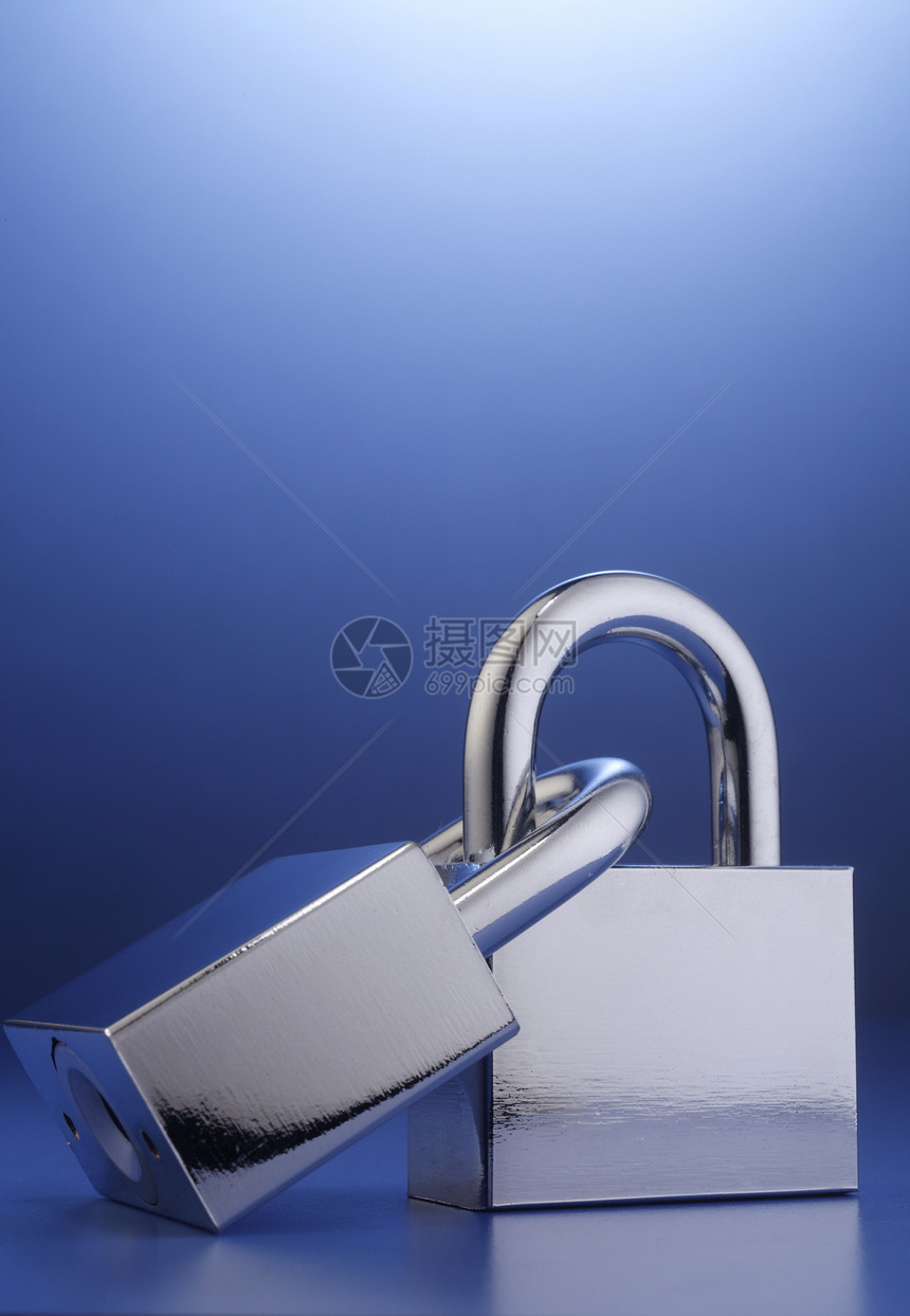 双重保护安全金属保安摄影系统情侣拥抱挂锁图片