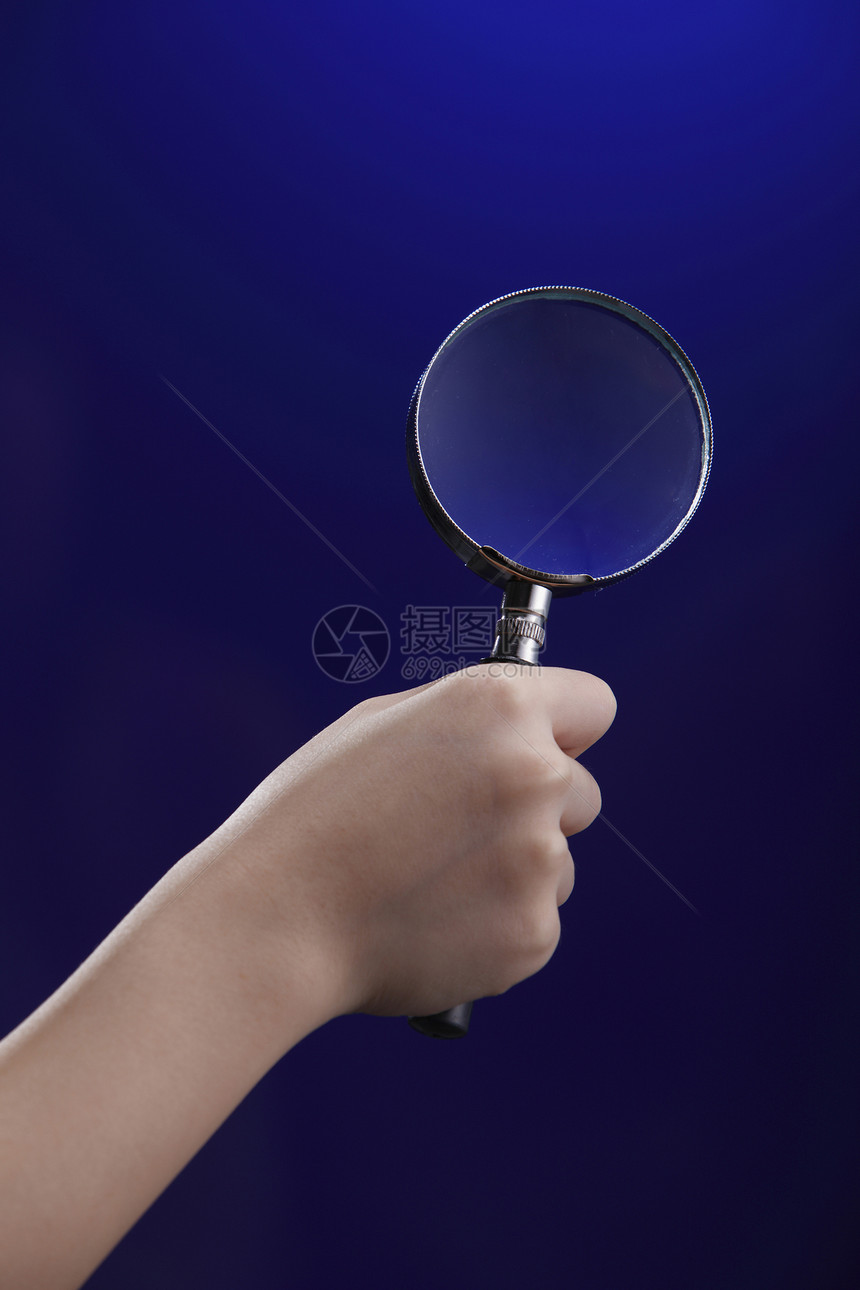 放大镜镜片质量控制好奇心比例检查员拇指人手光学手工具实验图片
