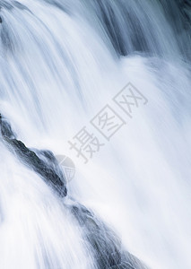 谢夸加瀑布水级联从拉谢河下流而下瀑布速度养护弹幕鞭打者流动溪流漩涡蓝色水晶背景