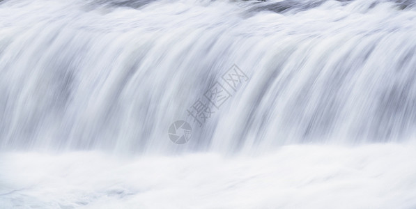 谢夸加瀑布水级联从拉谢河下流而下溪流速度蓝色弹幕瀑布养护白色鞭打者水晶流动背景