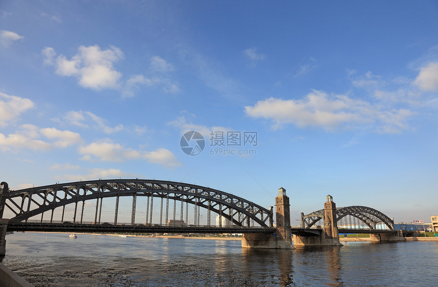 彼得大桥 圣彼得堡 俄罗斯联邦框架景观太阳反射地标街道蓝色镜子建筑物建筑图片