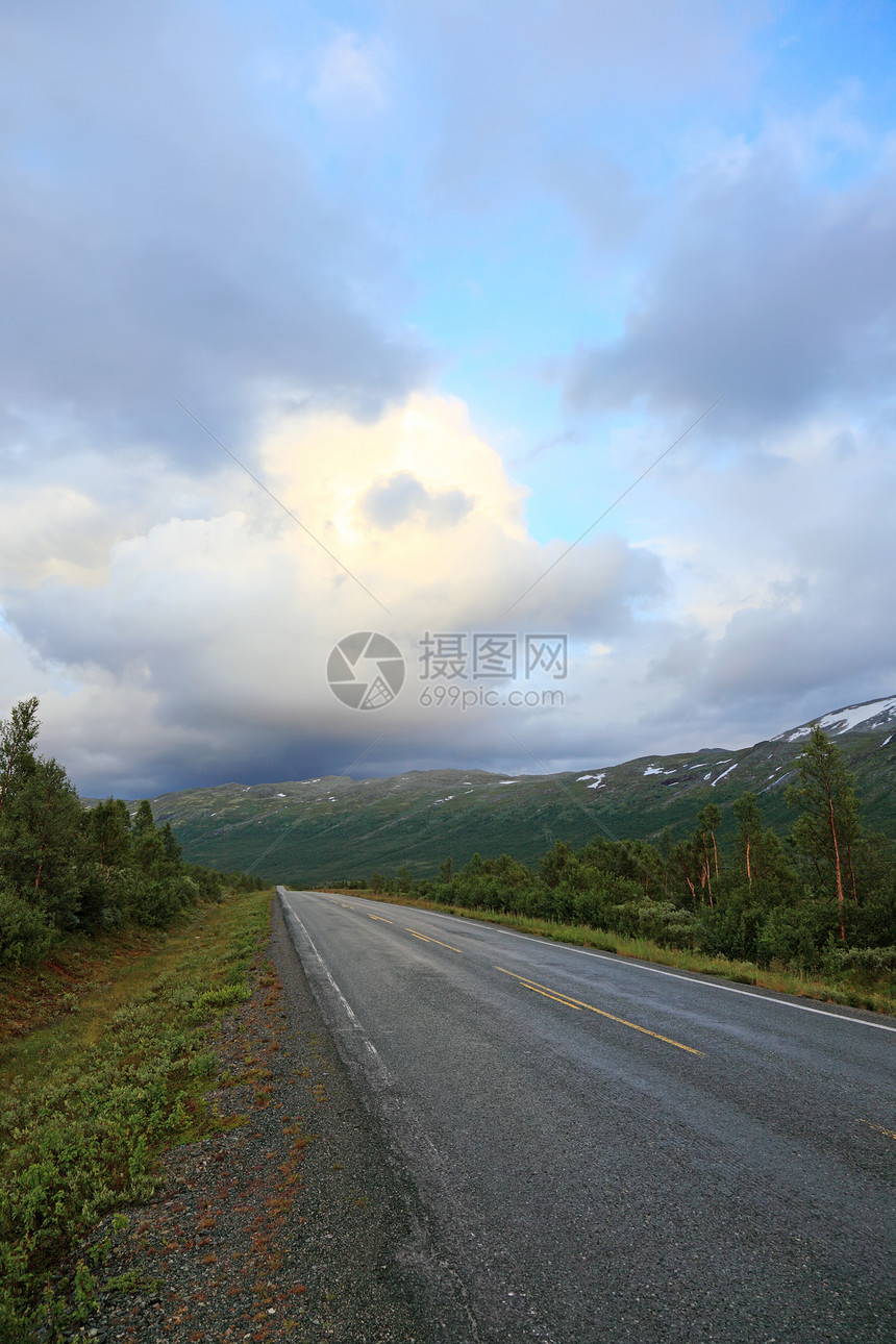 从奥斯陆到卑尔根的公路 挪威 扫描欧洲驾驶交通小路戏剧性风景爬坡框架环境国家天空图片