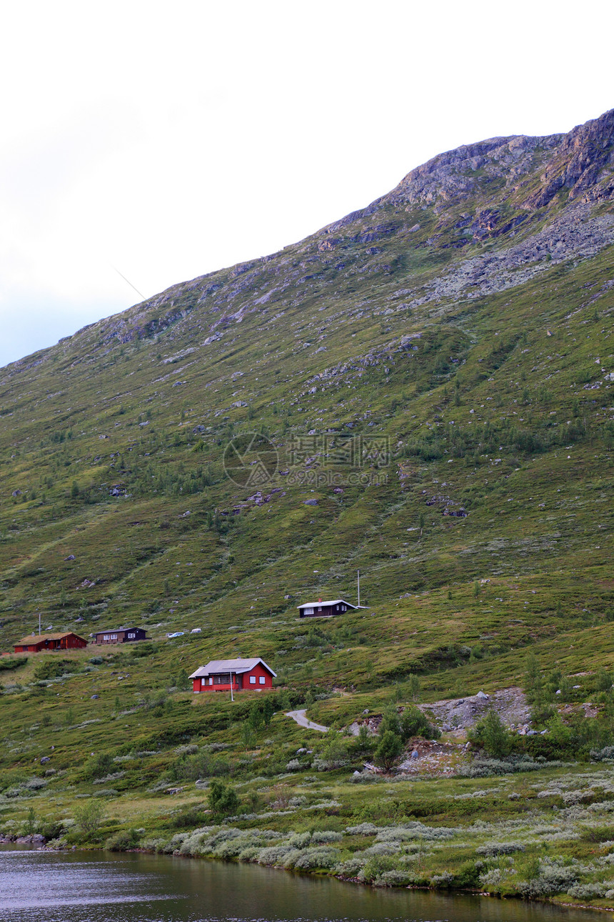 挪威 斯堪的纳维亚欧洲有房屋的山地景观风景旅行建筑美丽木头农村钓鱼场景国家天气图片