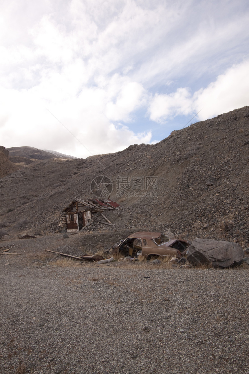 沙漠中废弃的采矿棚标志乡村警告危险小屋图片