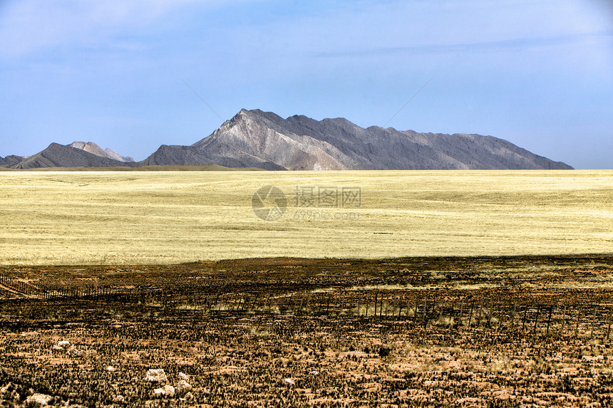 非洲纳米布努克卢夫沙漠中的 纳米比亚山脉图片