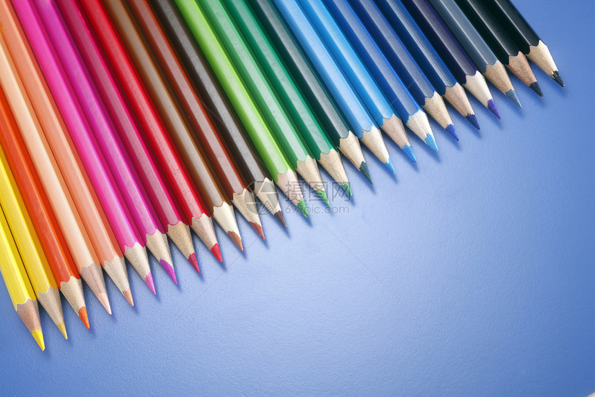 彩色铅笔教育办公室工具学校窗饰蓝色幼儿园橙子光谱木头图片