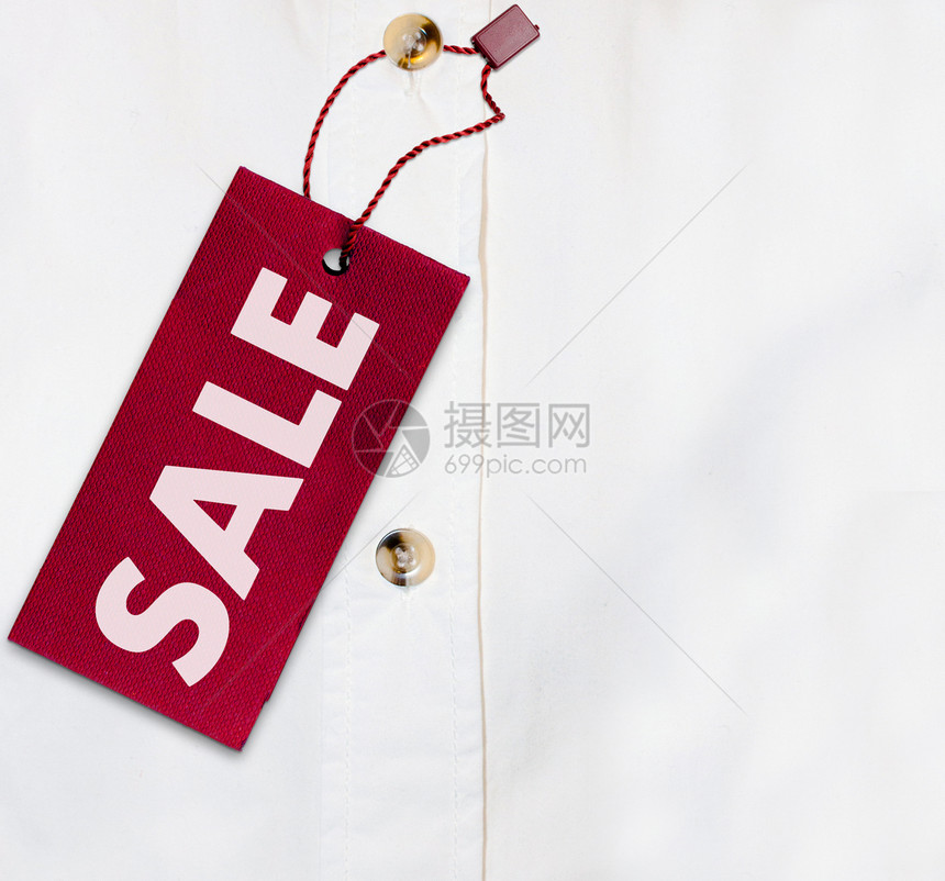 穿着销售标签的衬衫白色店铺细绳购物中心衣服按钮徽章价钱收尾零售图片