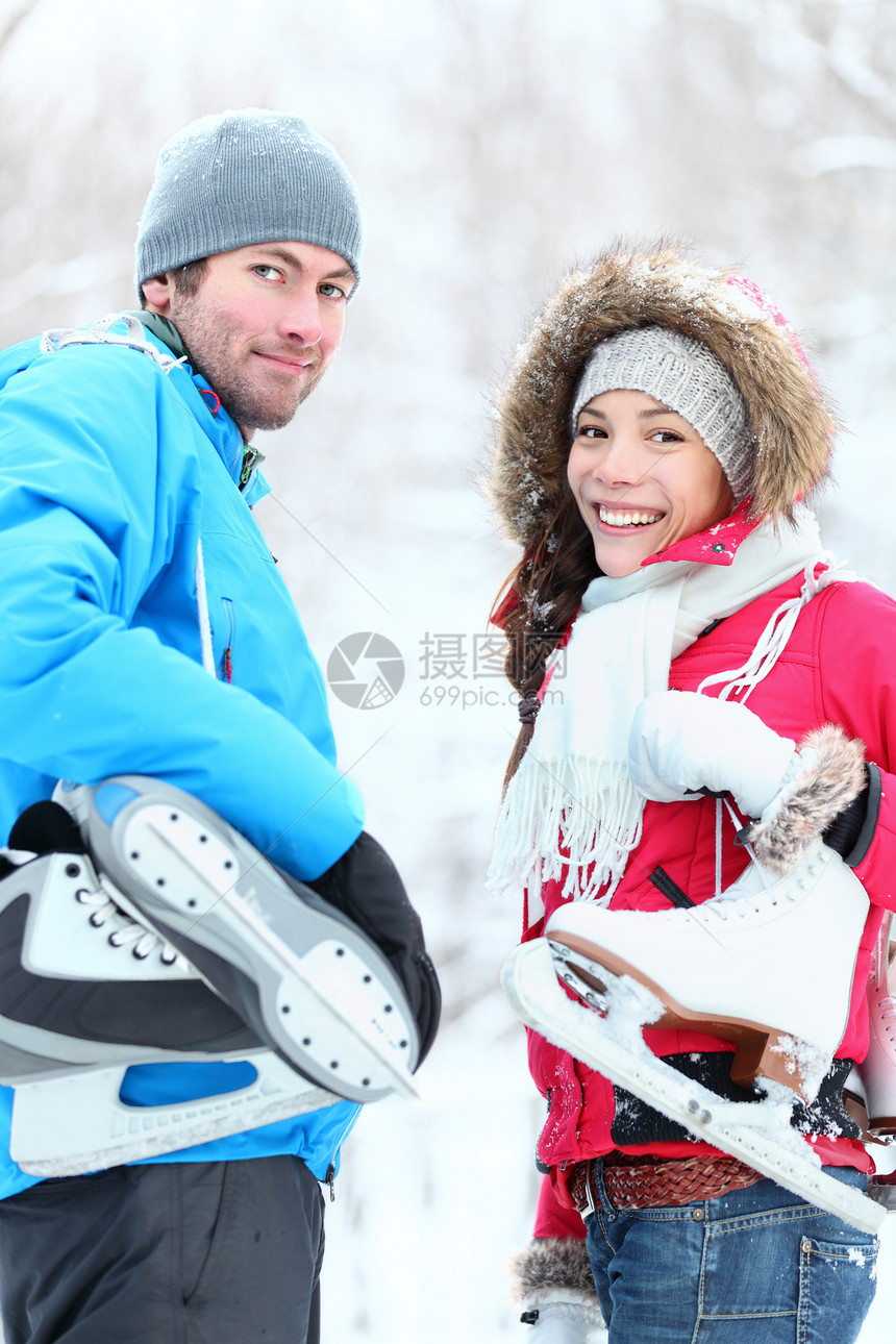 冰溜冰冬情侣图片
