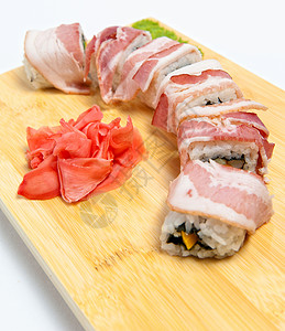 带培根的胶卷美味熏肉白色寿司食物美食绿色小吃高清图片