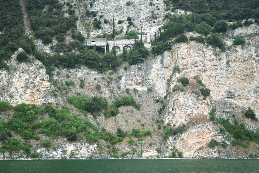 意大利加尔达湖 山区图片