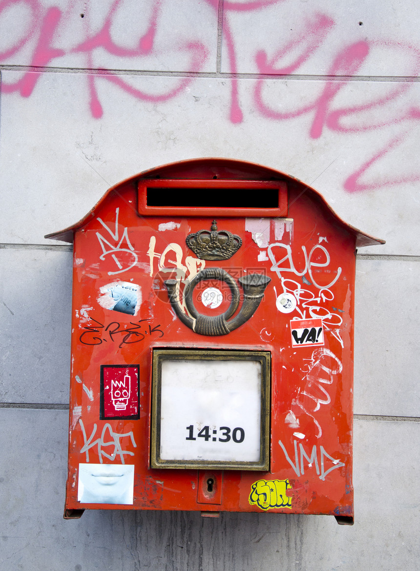 街头的红色邮箱图片