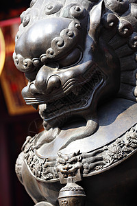 中国寺庙里的青铜狮城市金属青铜帝国旅行遗产宗教景点建筑历史背景图片