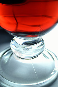 玻璃结晶饮料红色酒精液体杯子背景图片