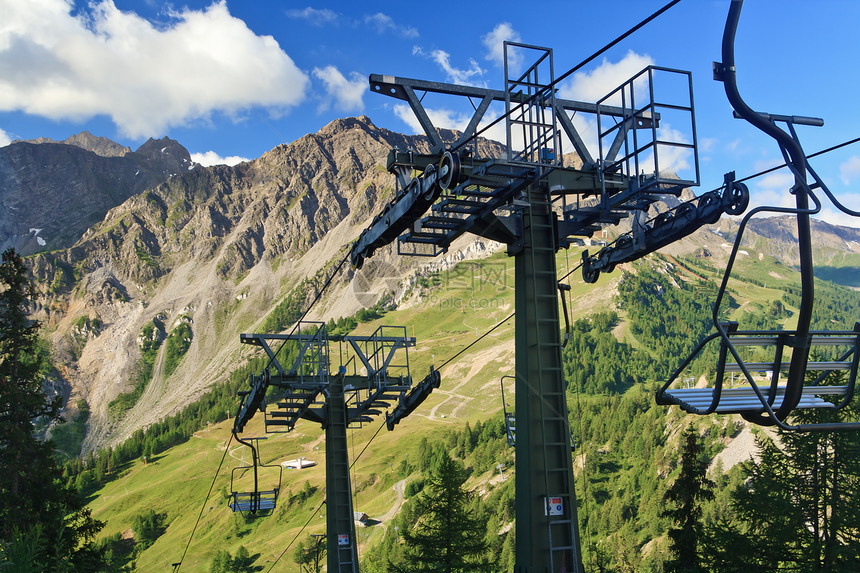 意大利阿尔卑斯山的椅子升起图片