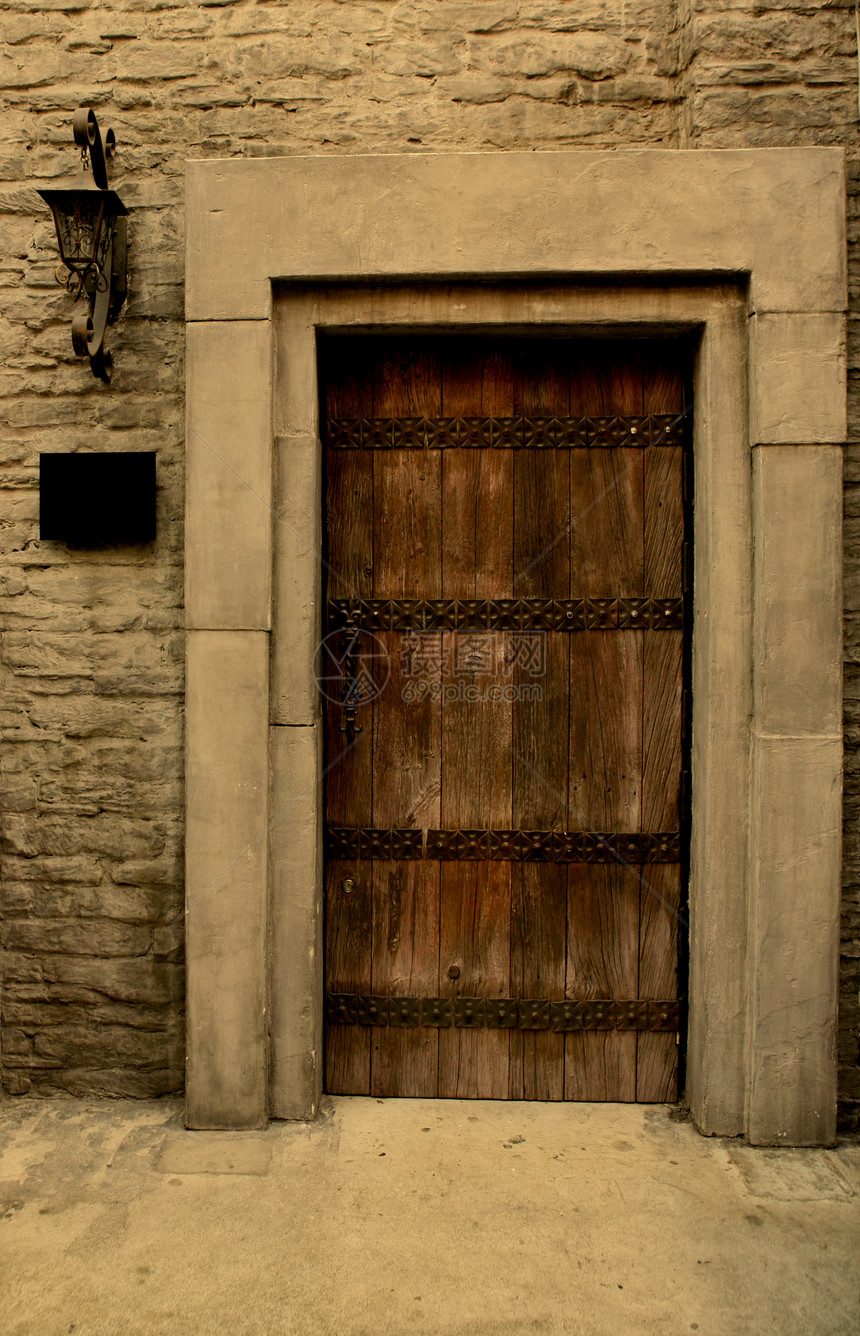 棕色门棕褐色安全村庄木头金属砖块旅行建筑学房子入口图片