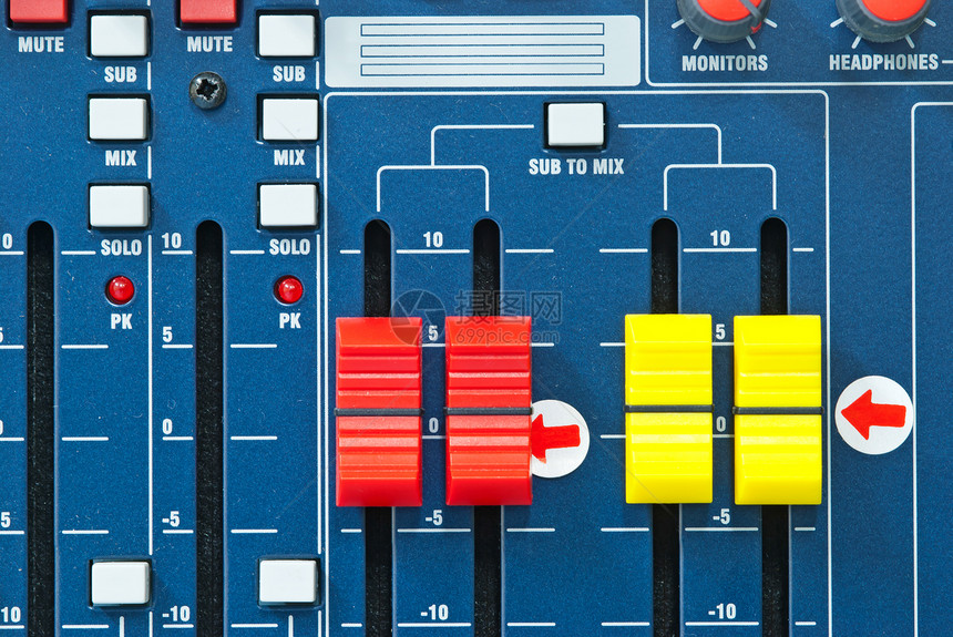 音乐控制面板体积曲目电子产品蓝色混合器噪音监视器电气黄色沥青图片
