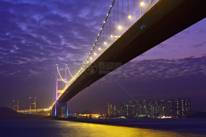 香港清马桥曲线辉光市中心天空速度交通建筑海洋射线运动图片