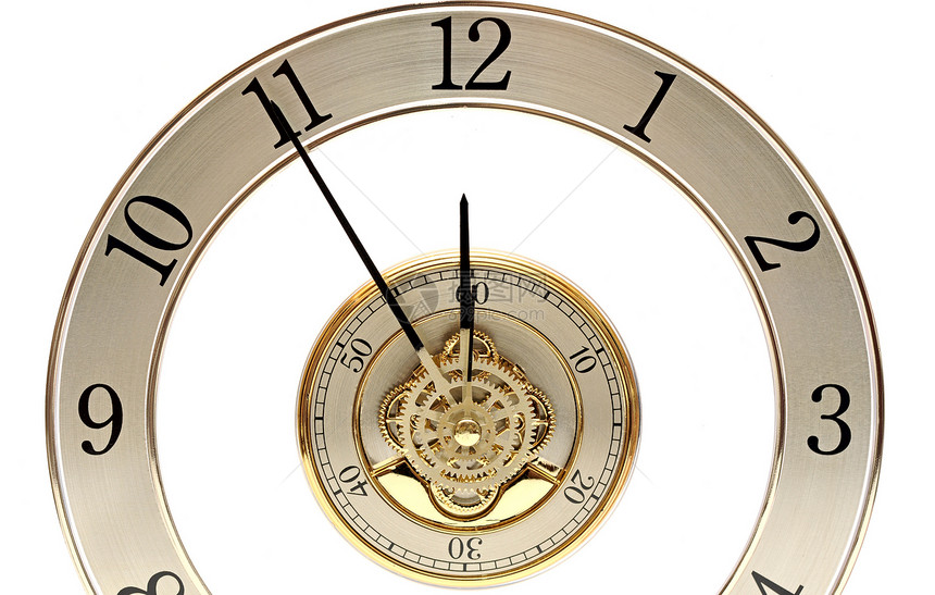 配有齿轮的闭金钟轮子坚果圆圈技术古董手表宏观小时工艺拨号图片