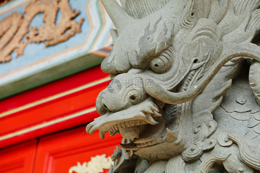 寺庙的中国龙雕像金属情调石头传统青铜异国装饰品旅行博物馆建筑学图片