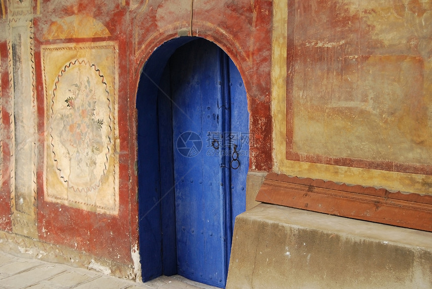 蓝色修道院教堂门图片