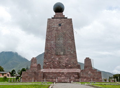 全球在赤道的中点Equador纪念碑地球旅行世界背景